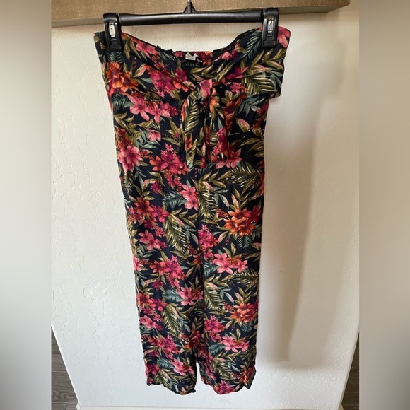 American Eagle| Floral Tropical Wide Leg Strapless Jumpsuit, Size XS••• - Picture 7 of 13